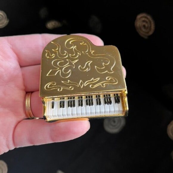 Miniature Piano Clock by Breeze Collection, Gift Idea - Picture 11 of 15